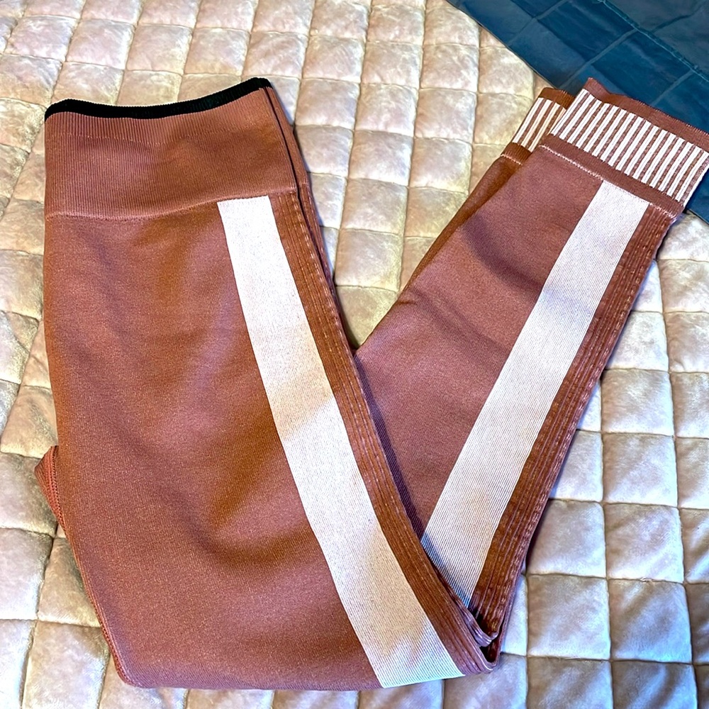 Fabletics leggings size M medium workout pants